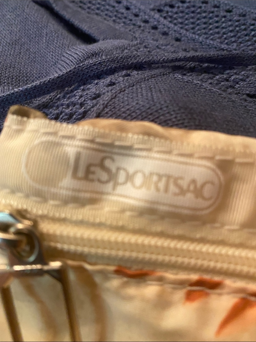 Vintage LeSportsac Ivory Red Floral Nylon Zip Pouch 1980s Old Logo - Picture 4 of 10
